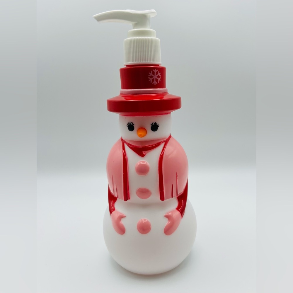 Avon Jolly Snowwoman Decanter Soap Pump 2005 Holiday Dispenser NIB